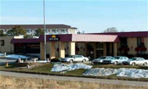 Westmont Inn & Suites Omaha Exterior photo